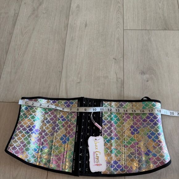 LUXX CURVES Torso Colorful Fish Scales Mermaid Waist Trainer size 4xL - Picture 3 of 8